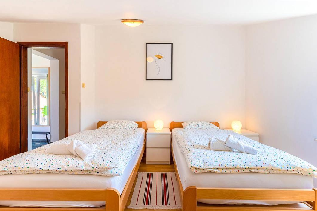 Utmar Apartment