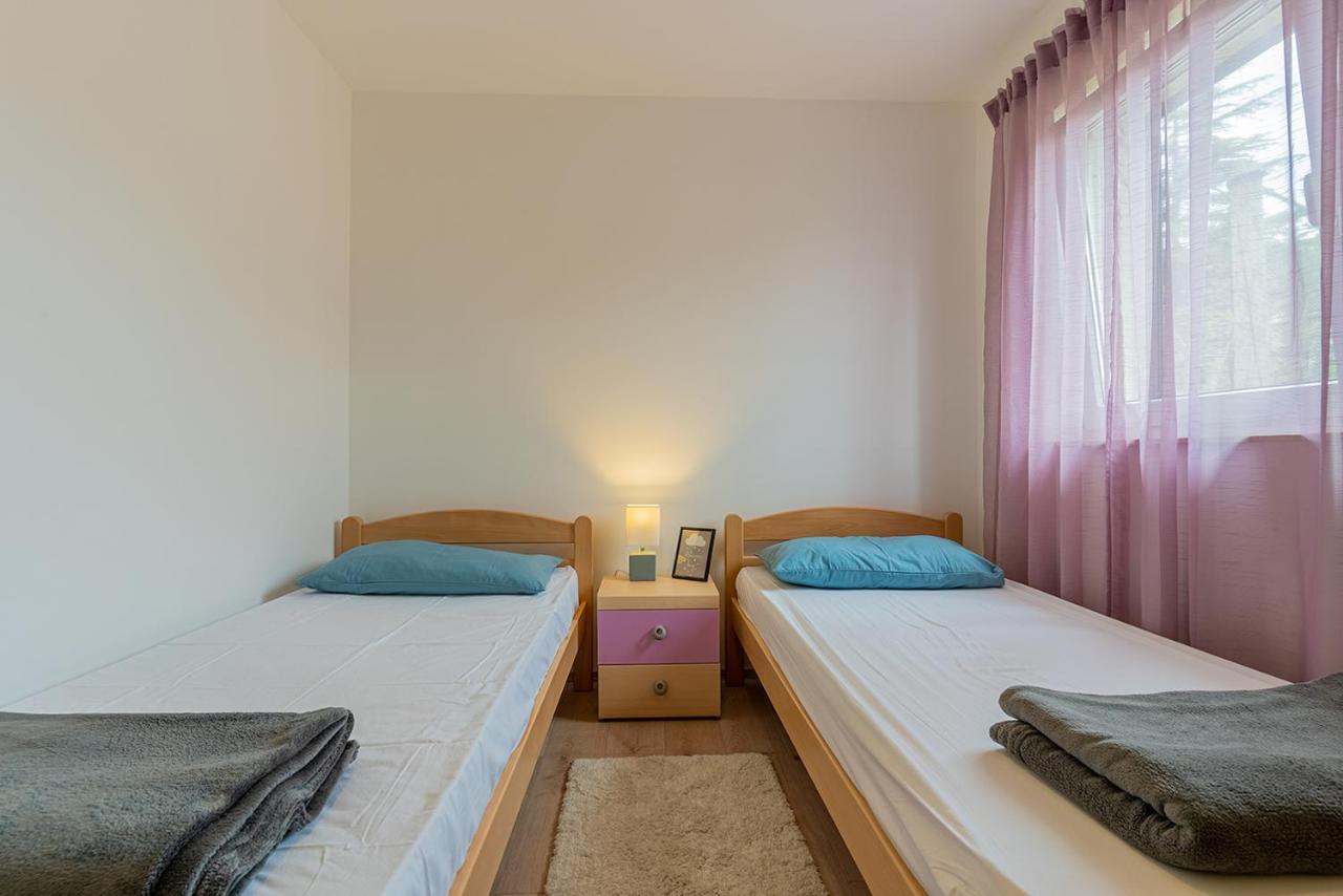 Utmar Apartment