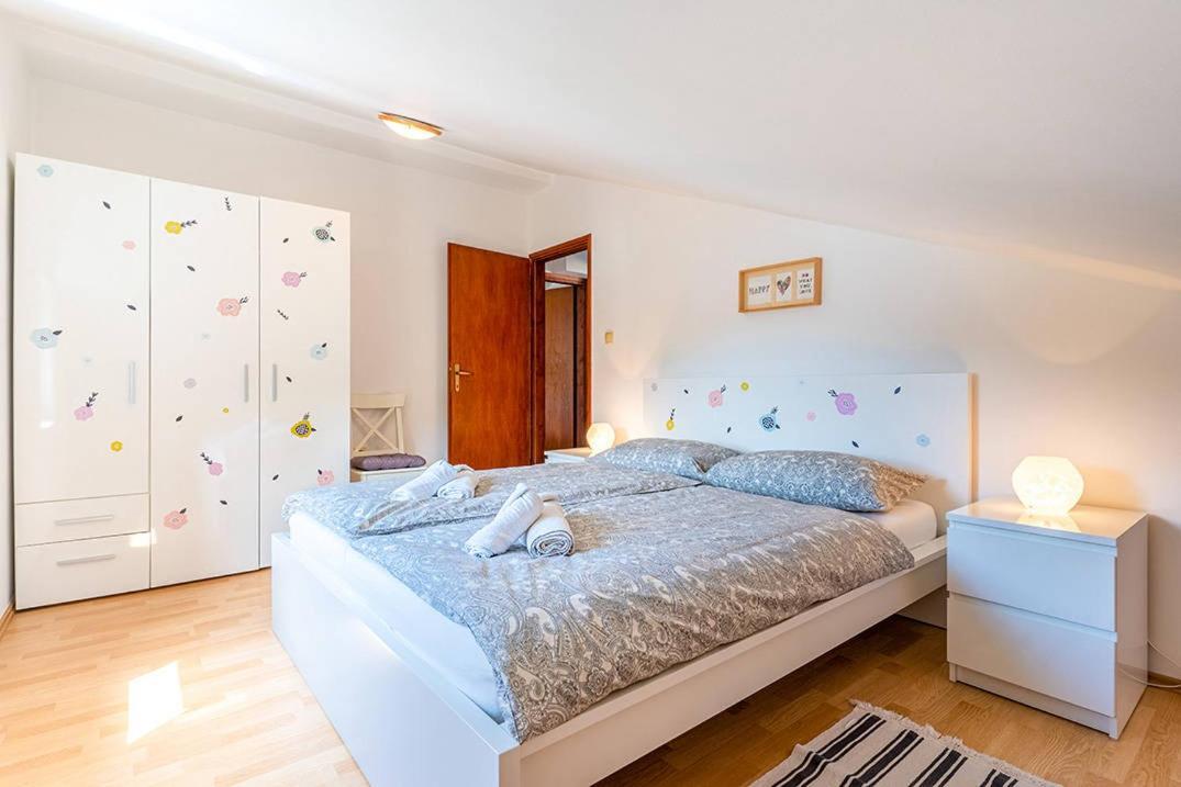 Apartment Utmar *